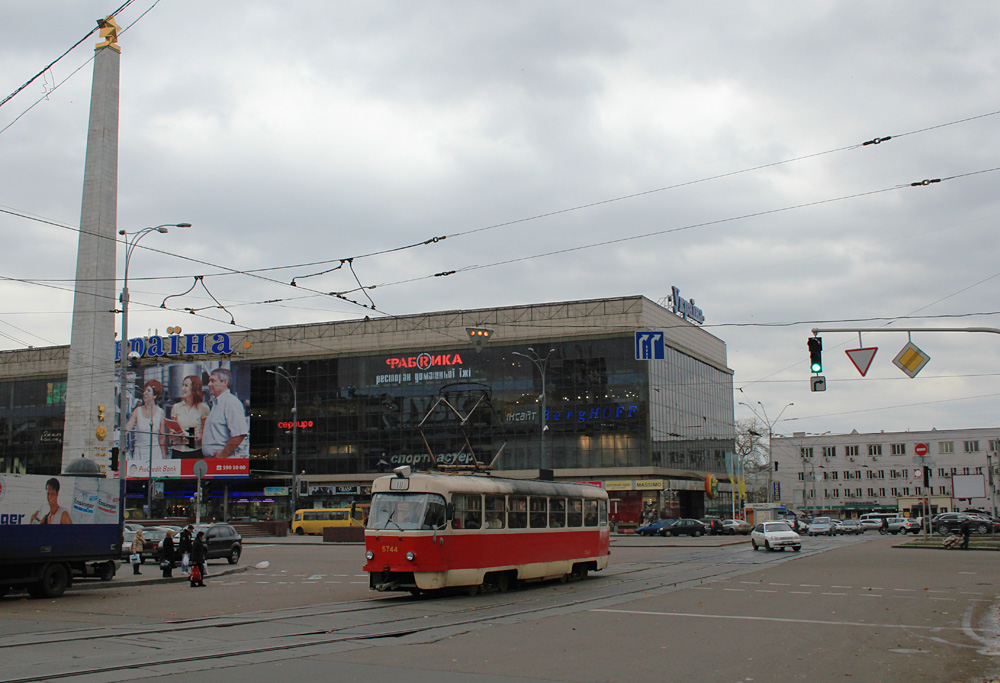 Киев, Tatra T3SU № 5744