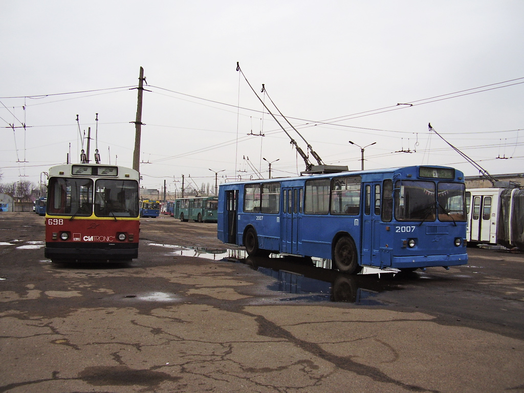 Одесса, ЗиУ-682В-013 [В0В] № 698; Одесса, ЗиУ-682Г [Г00] № 2007