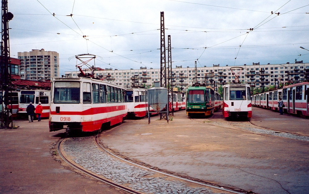 Санкт-Петербург, 71-605 (КТМ-5М3) № 0918; Санкт-Петербург, 71-134К (ЛМ-99К) № 0403; Санкт-Петербург, 71-605 (КТМ-5М3) № 0943
