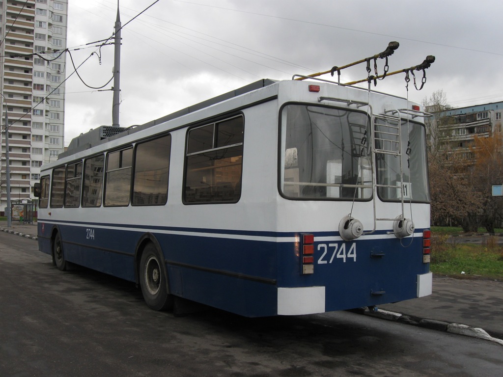 Moskva, ZiU-682GM1 (with double first door) č. 2744