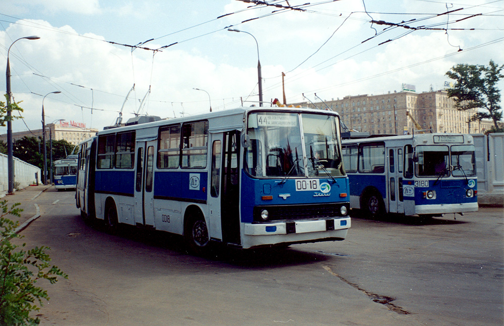 Москва, СВАРЗ-Икарус № 0018