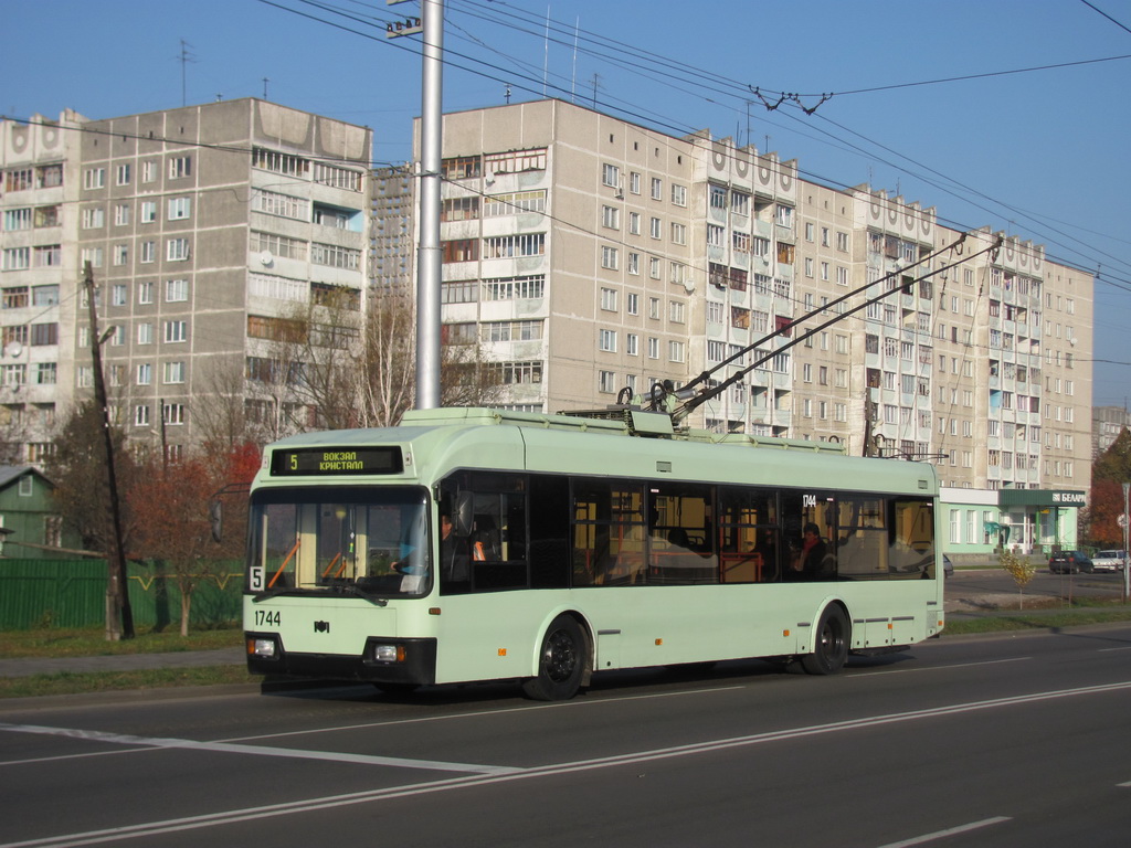 Гомель, БКМ 32102 № 1744