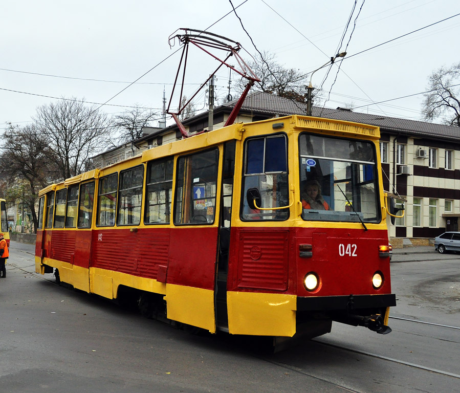 Ростов-на-Дону, 71-605У № 042