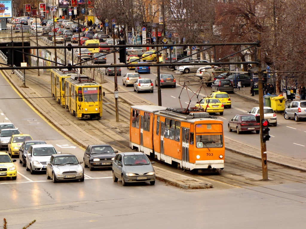 София, Tatra T6A2B № 2017; София, Т6М-700 № 703