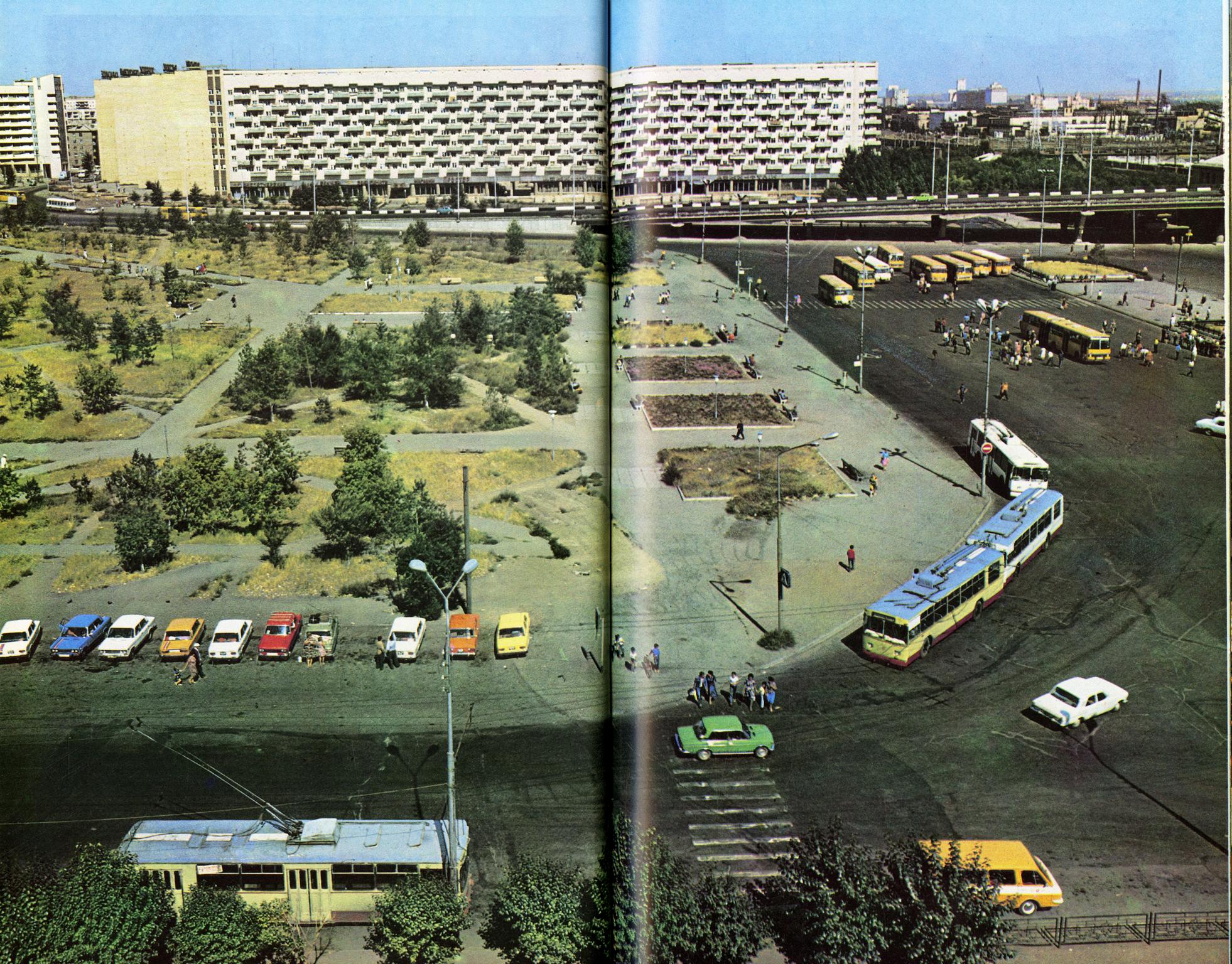 Караганда, ЗиУ-682Б № 15; Караганда, ЗиУ-682Б № 8; Караганда — Старые фотографии (до 2000 г.)