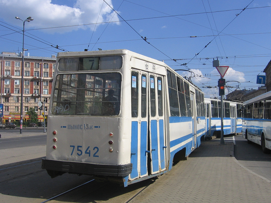 Санкт-Петербург, ЛМ-68М № 7542