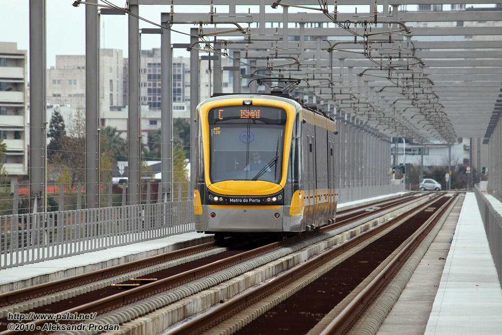 Порту, Bombardier Flexity Swift № MP120