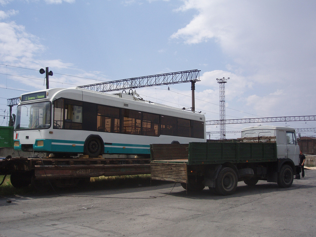 Крымский троллейбус, БКМ 32102 № 4214; Крымский троллейбус — Разгрузка новых троллейбусов БКМ на станции "Симферополь — Грузовой".