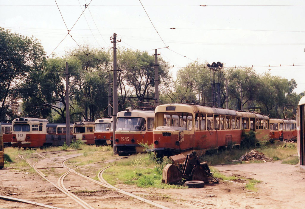 Dnipras, MTV-82 nr. Г-32; Dnipras, Tatra T3SU (2-door) nr. 1151; Dnipras, Tatra T3SU nr. 1243; Dnipras — Old photos: Shots by foreign photographers; Dnipras — Tram depots Dnipras, MTV-82 nr. Г-32; Dnipras, Tatra T3SU (2-door) nr. 1151; Dnipras, Tatra T3SU nr. 1243; Dnipras — Old photos: Shots by foreign photographers; Dnipras — Tram depots