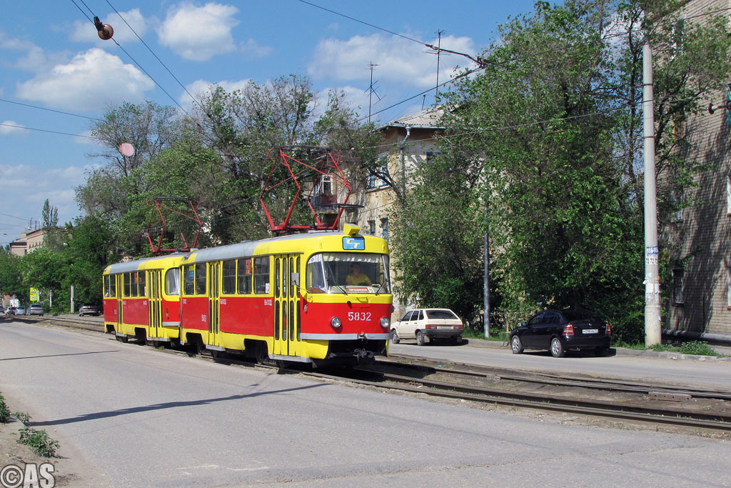 Волгоград, Tatra T3SU № 5832; Волгоград, Tatra T3SU № 5833