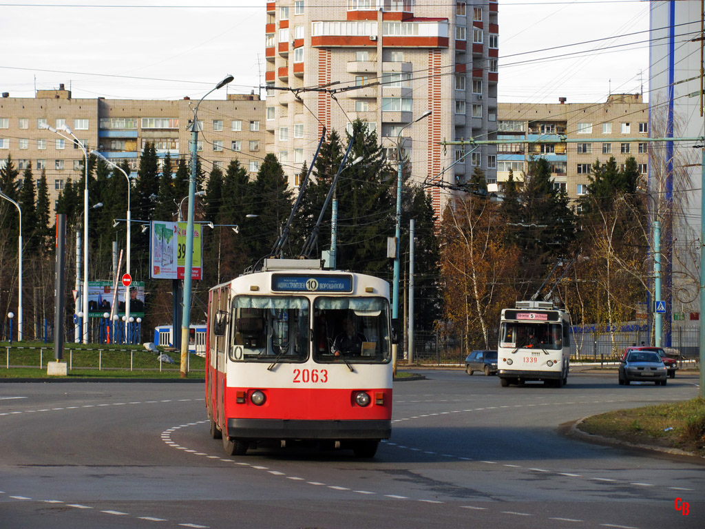 Izhevsk, ZiU-682V-012 [V0A] Br. 2063; Izhevsk, Trolza-5264.01 “Stolitsa” Br. 1339