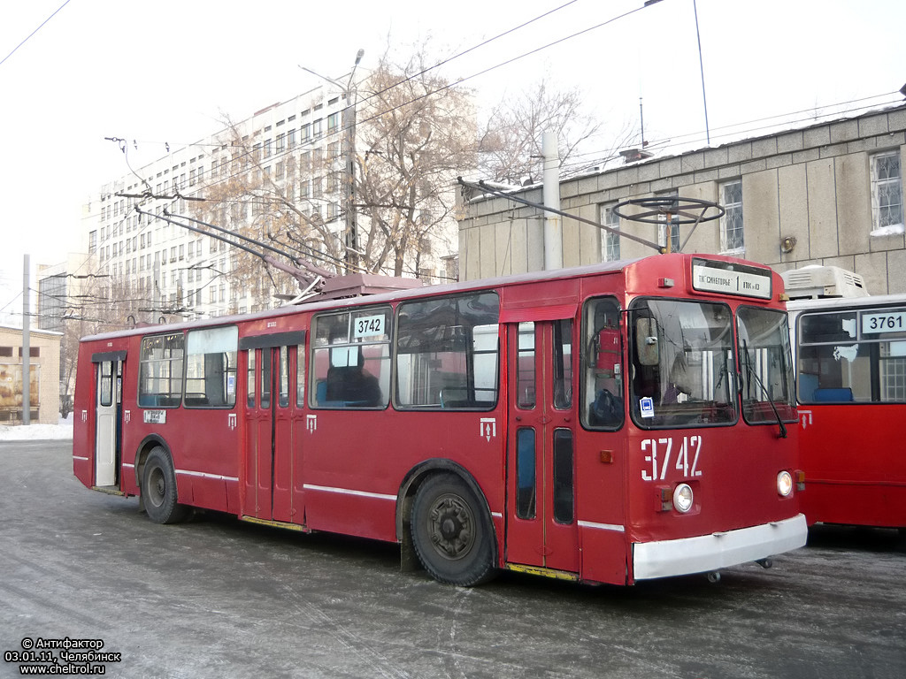 Челябинск, ЗиУ-682В-012 [В0А] № 3742