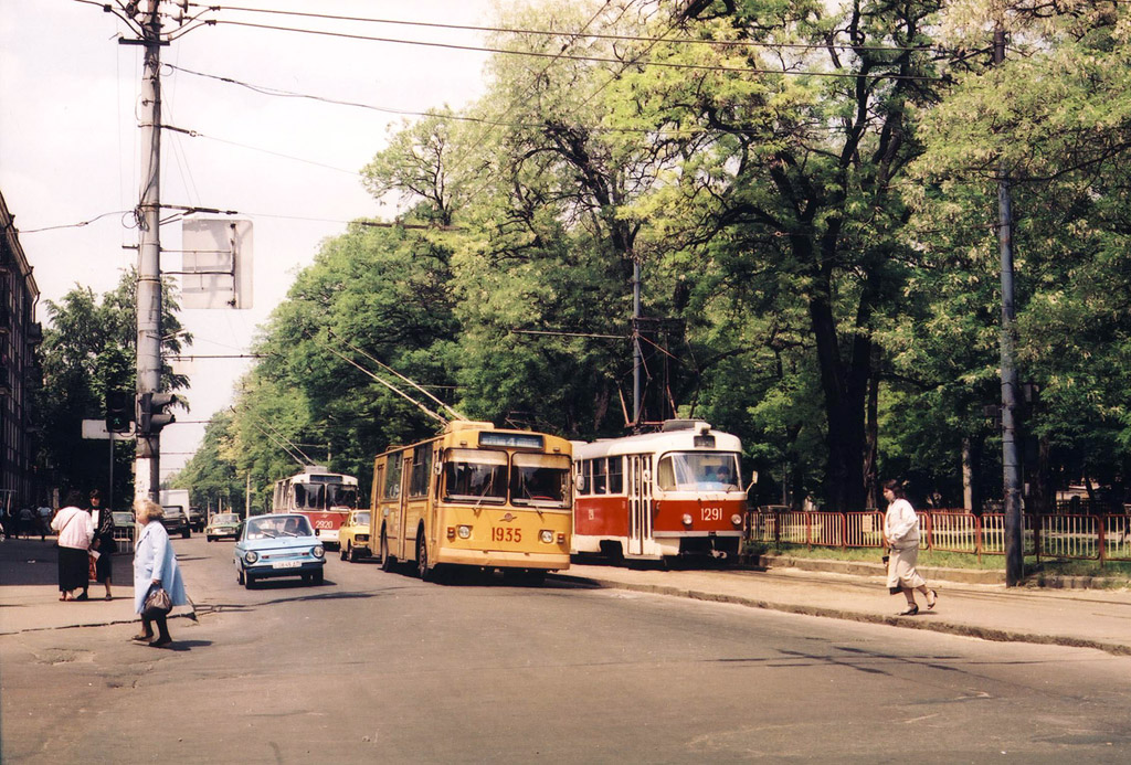 Днепр, ЗиУ-682В-012 [В0А] № 1935; Днепр — Исторические фотографии: Серии иностранных авторов