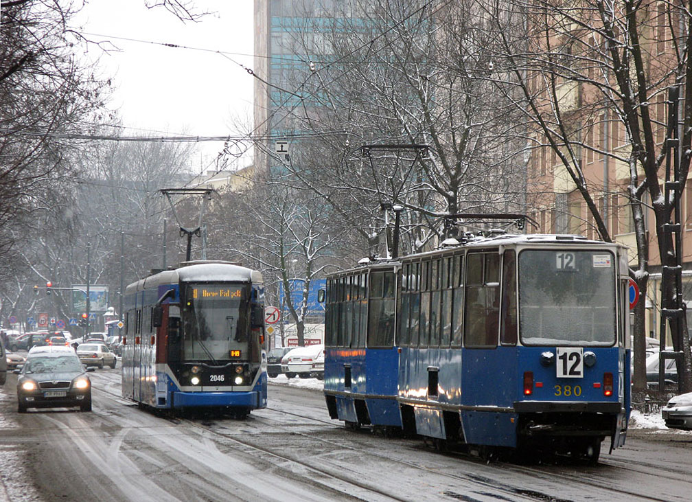 Краков, Bombardier NGT6/2 № 2046; Краков, Konstal 105Na № 380