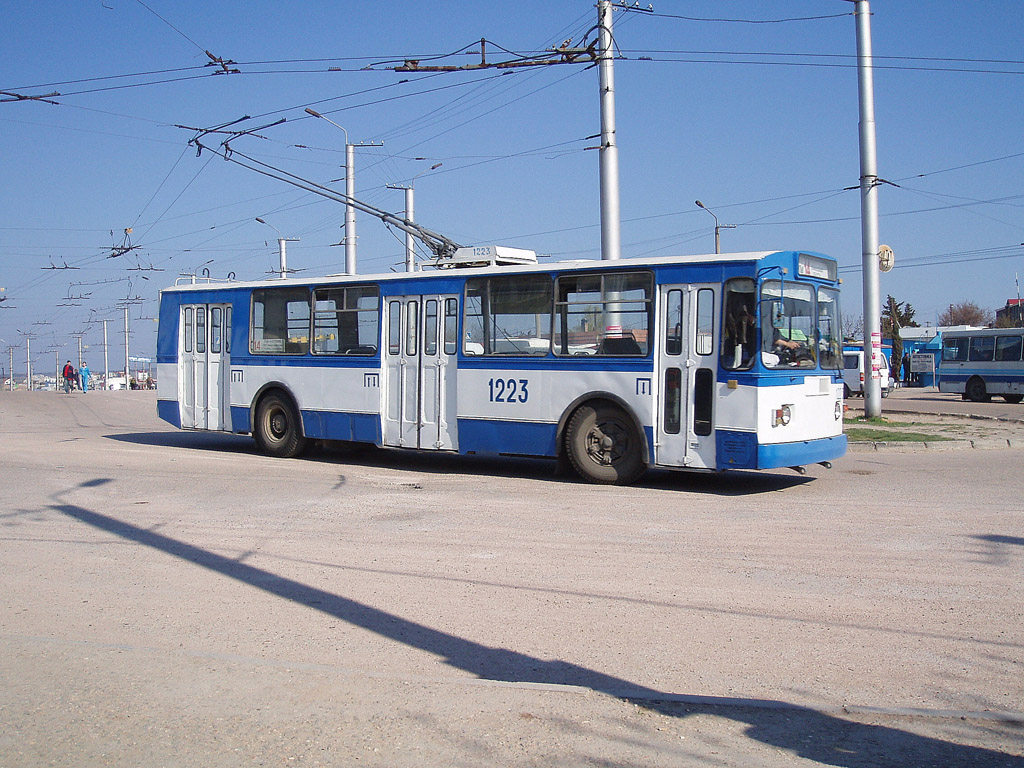 Sevastopol, ZiU-682G [G00] č. 1223
