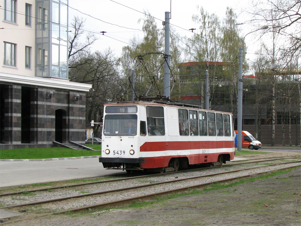 Санкт-Петербург, ЛМ-68М № 5439
