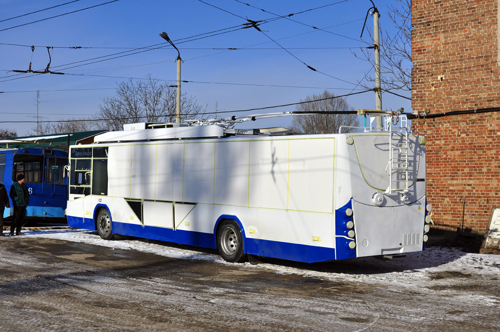 Таганрог, ВМЗ-5298.01 «Авангард» № 104; Таганрог — Новые троллейбусы