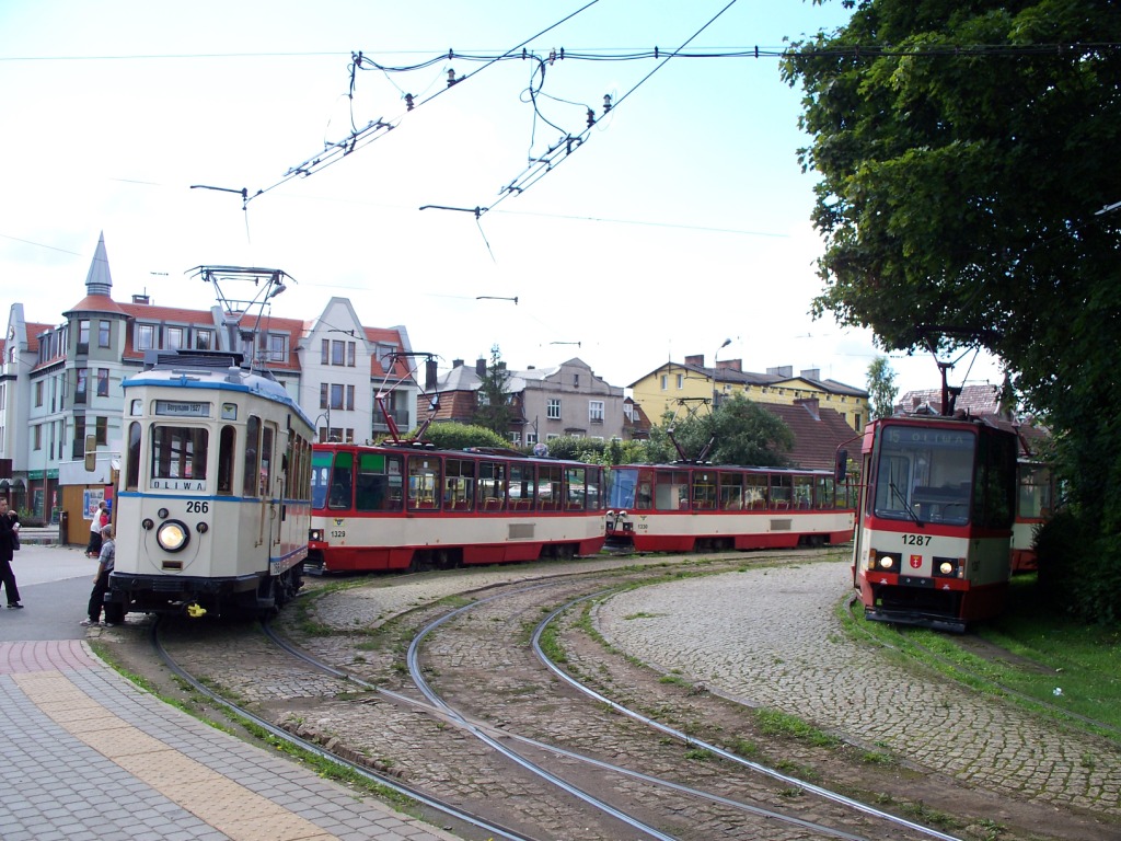 Гданьск, Двухосный моторный DWF № 266; Гданьск, Konstal 105Na № 1287