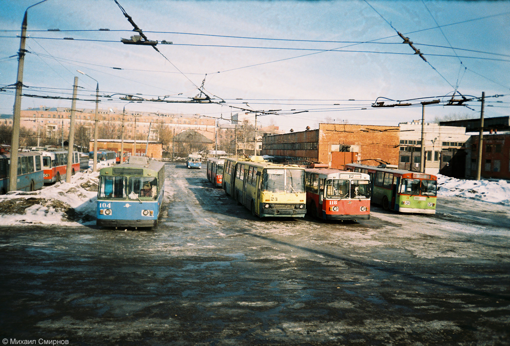 Тверь, ЗиУ-682В [В00] № 104; Тверь, СВАРЗ-Икарус № 23; Тверь, ЗиУ-682В-012 [В0А] № 118; Тверь, ЗиУ-682Г [Г00] № 3; Тверь — Троллейбусный парк