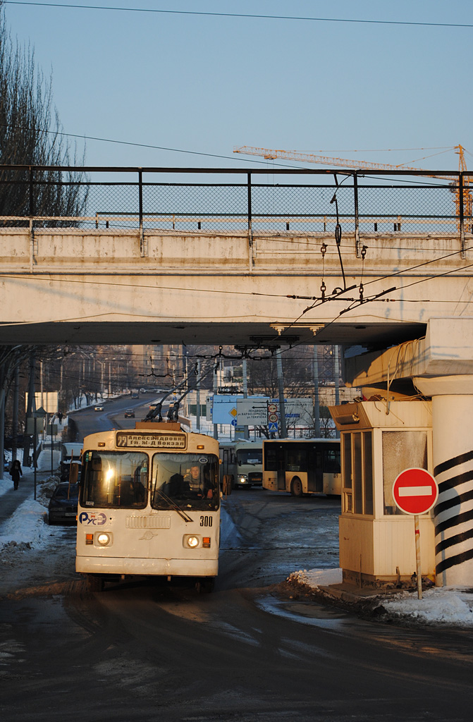 Ростов-на-Дону, ЗиУ-682Г-016 (012) № 300; Ростов-на-Дону — Троллейбусные линии и инфраструктура