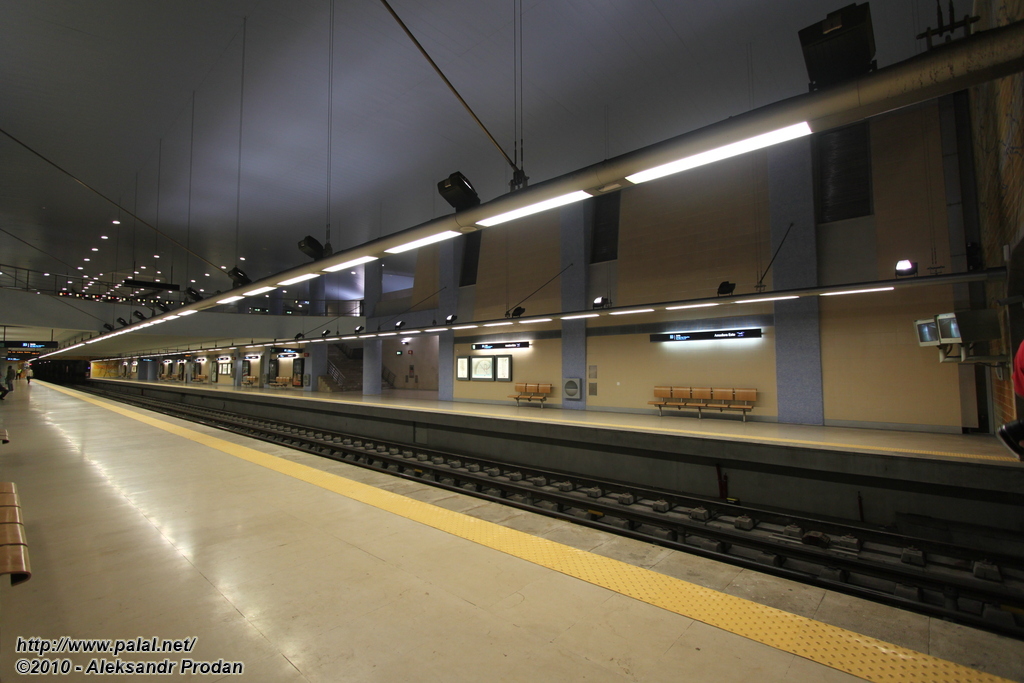 Лиссабон — Metro — Linha Azul