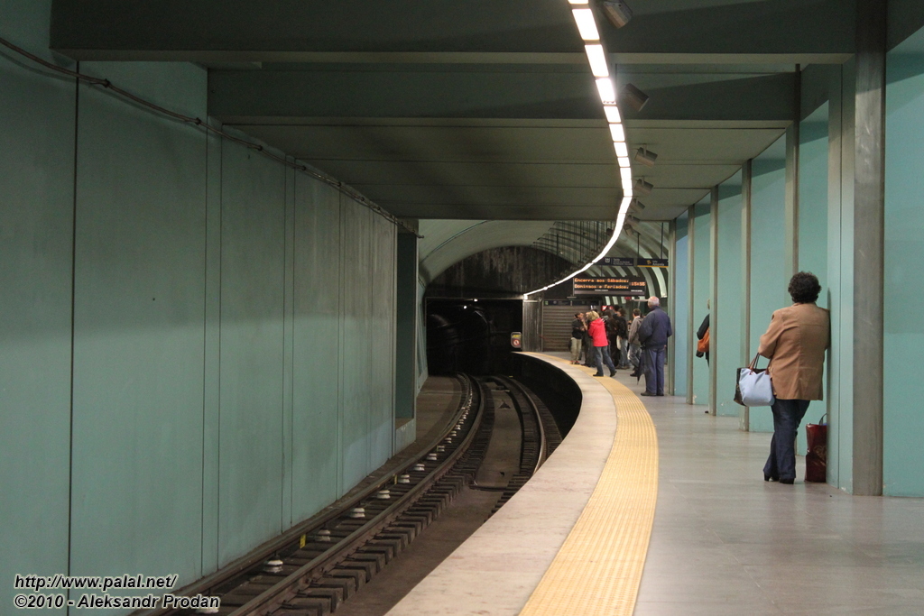 Лиссабон — Metro — Linha Azul