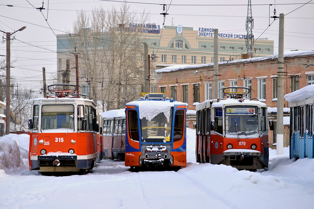 Пермь, 71-605 (КТМ-5М3) № 315; Пермь, 71-623-01 № 504; Пермь, 71-608КМ № 070; Пермь — Разные фотографии