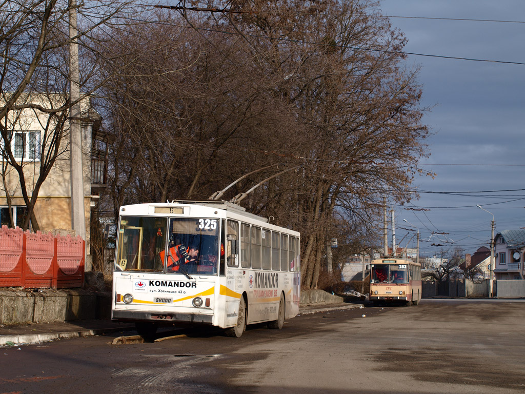 Tšernivtsi, Škoda 14Tr89/6 # 325; Tšernivtsi, Škoda 14Tr89/6 # 282 Tšernivtsi, Škoda 14Tr89/6 # 325; Tšernivtsi, Škoda 14Tr89/6 # 282