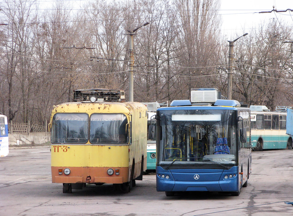Кривой Рог, КТГ-1 № ТГ-3; Кривой Рог, ЛАЗ E183D1 № 670