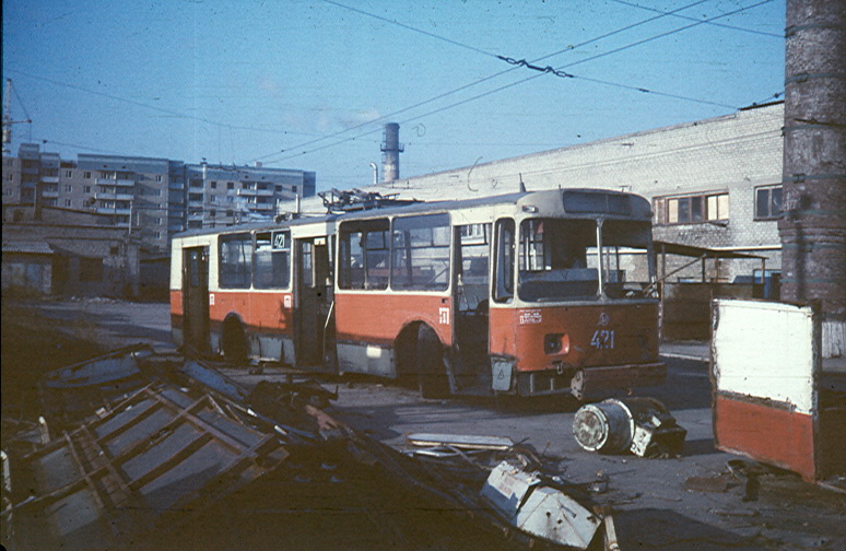 Донецк, ЗиУ-682В № 421