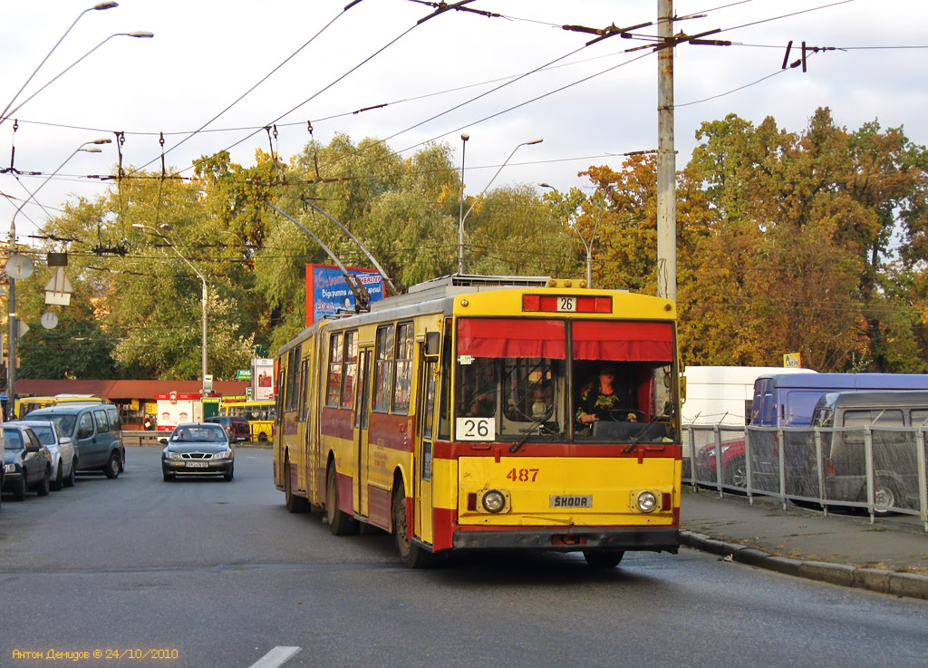 Киев, Škoda 15Tr03/6 № 487
