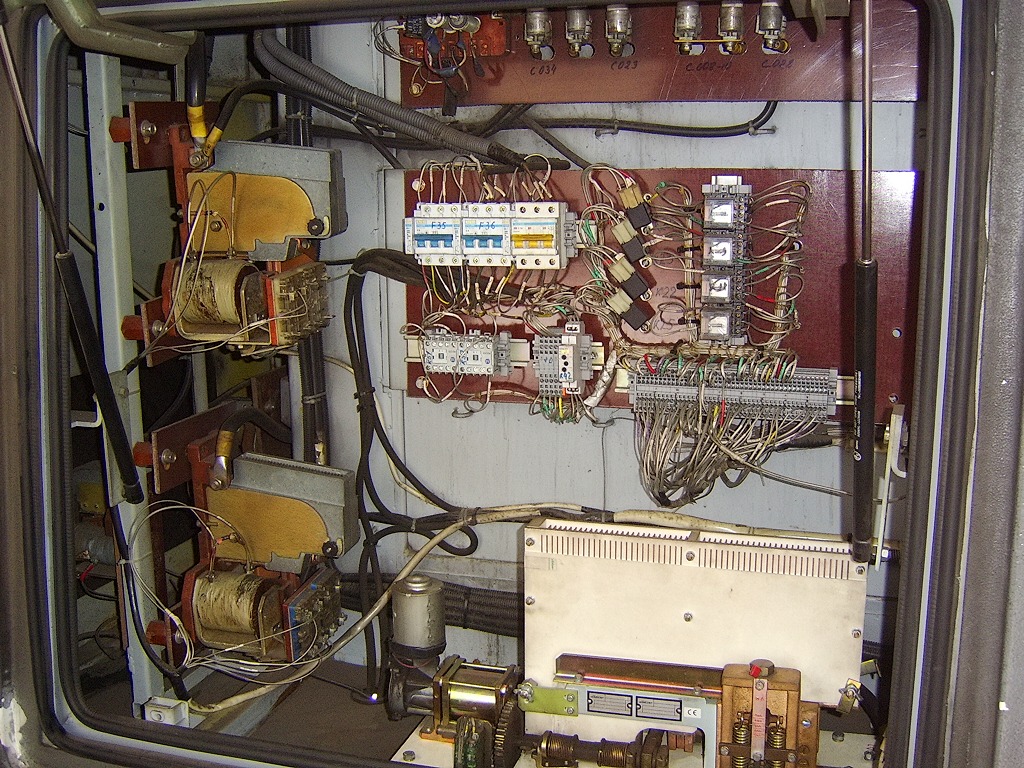 Львов, ЛАЗ E183D1 № 104; Оборудование электротранспорта — Разное
