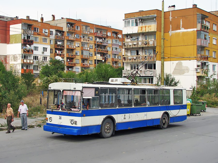 Габрово, ЗиУ-682В1УА № 306