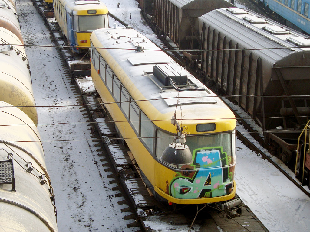 Dnipras — Arrival and unloading of used cars from Germany (2011)
