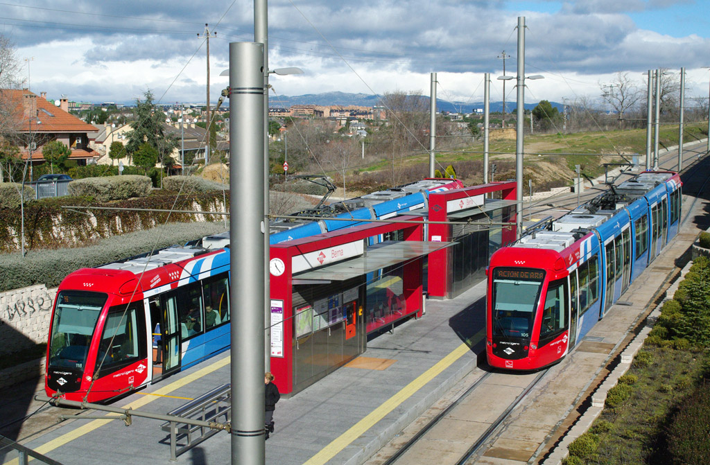 Мадрид, Alstom Citadis 302 № 118; Мадрид, Alstom Citadis 302 № 105