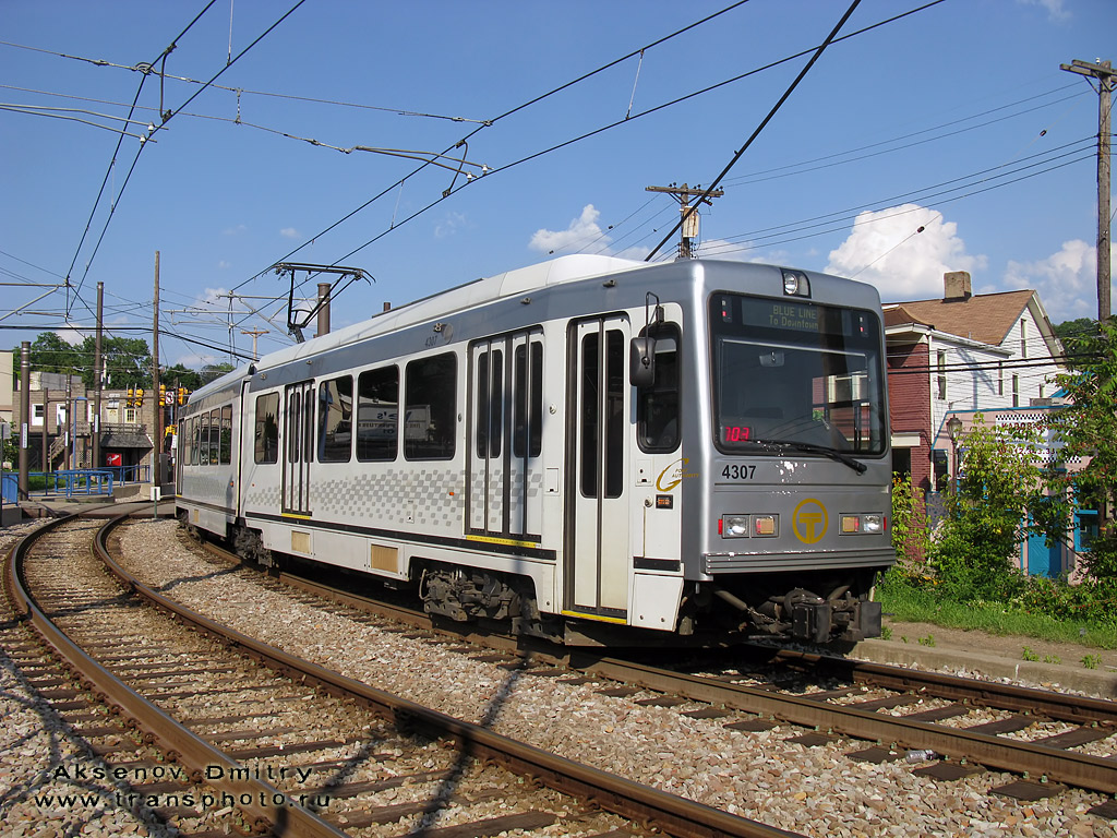 Питтсбург, PA, CAF LRV № 4307 Питтсбург, PA, CAF LRV № 4307