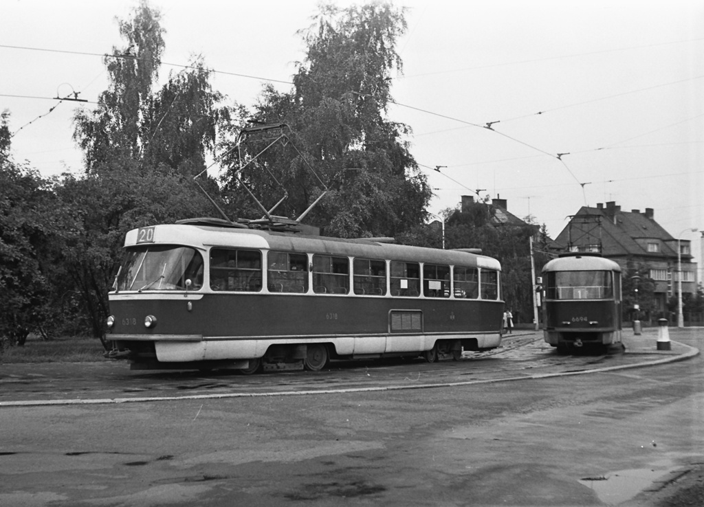Прага, Tatra T3 № 6318; Прага, Tatra T3 № 6694