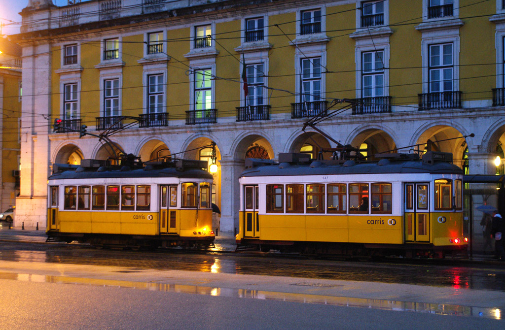 Lisbon, Carris 2-axle motorcar (Remodelado) № 545; Lisbon, Carris 2-axle motorcar (Remodelado) № 547