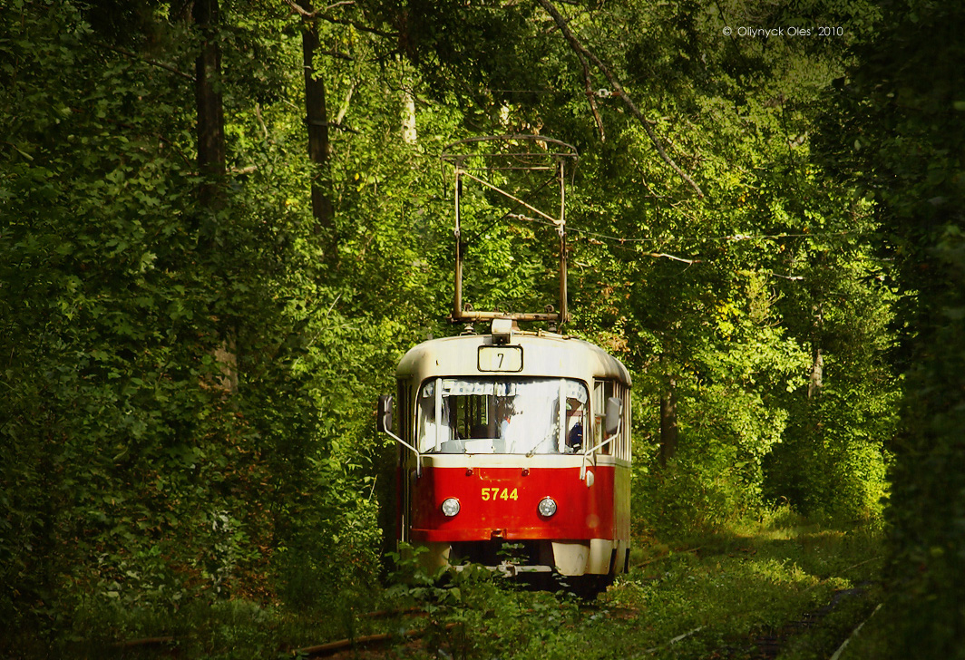 Киев, Tatra T3SU № 5744