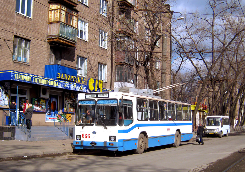 Kryvyï Rih, YMZ Т2 mod. 7 N°. 666