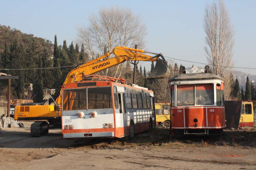 Tbilisi, Škoda 14Tr02 č. 286; Tbilisi, KTM-2 č. 100; Tbilisi — Varios photos