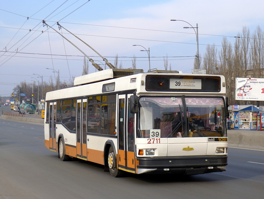 Kyjev, MAZ-103T č. 2711