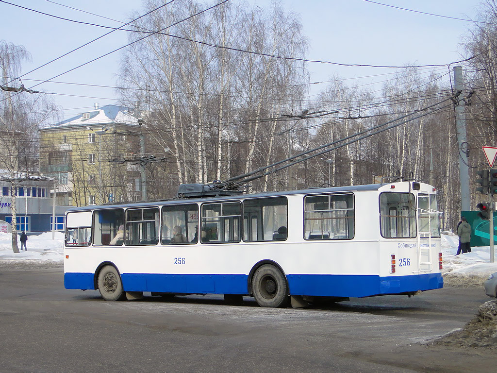 Yoshkar-Ola, ZiU-682V nr. 256 Yoshkar-Ola, ZiU-682V nr. 256