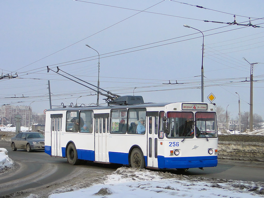 Yoshkar-Ola, ZiU-682V nr. 256 Yoshkar-Ola, ZiU-682V nr. 256
