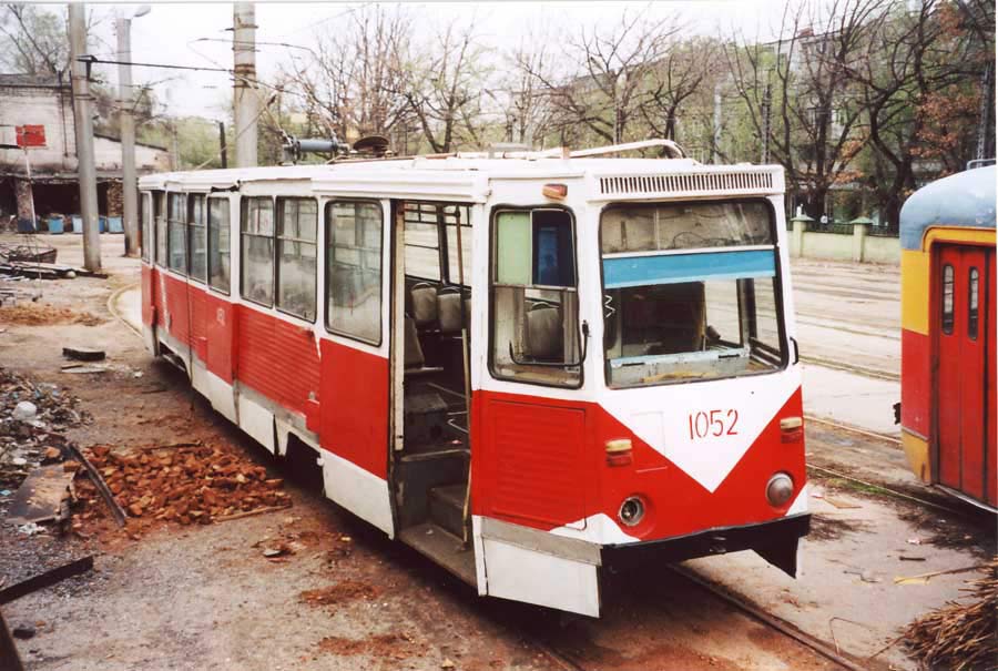 Алматы, 71-605 (КТМ-5М3) № 1052