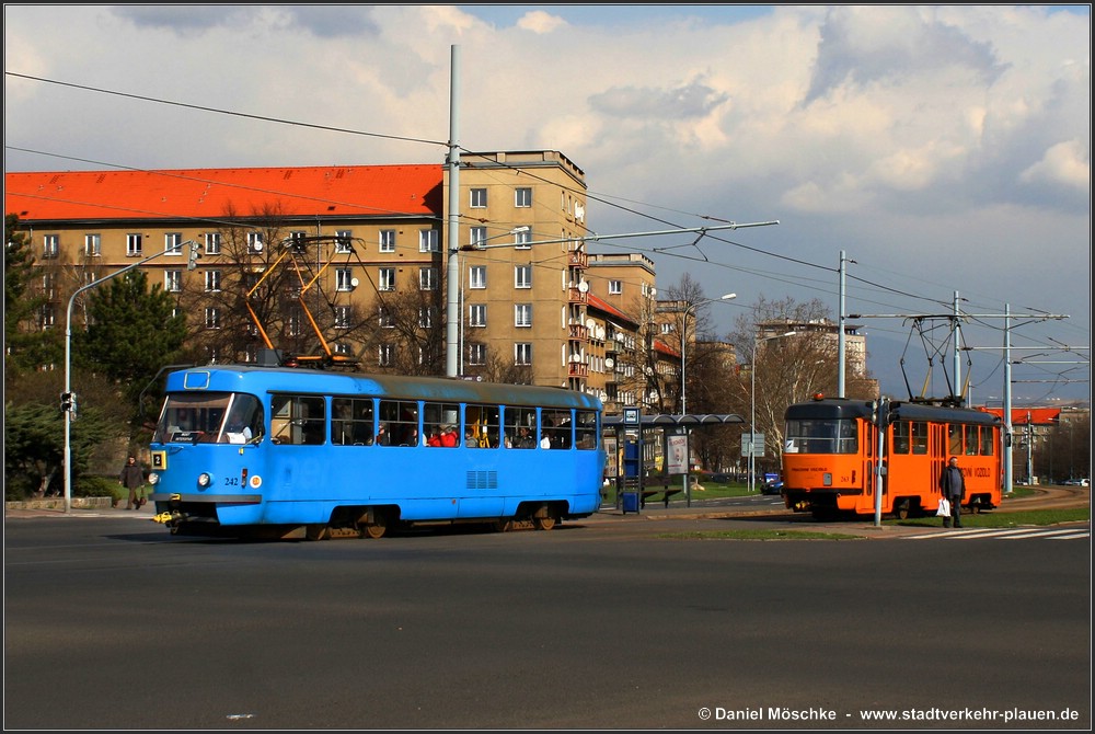 Мост ― Литвинов, Tatra T3M.3 № 242