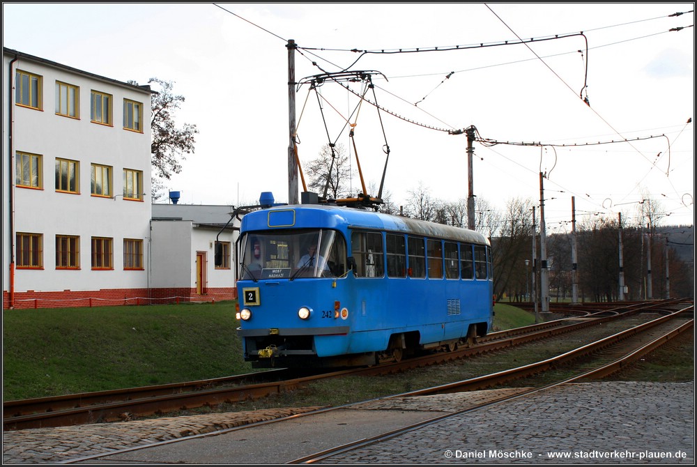 Мост ― Литвинов, Tatra T3M.3 № 242