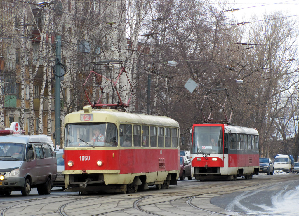 Nižni Novgorod, Tatra T3SU № 1660; Nižni Novgorod, Tatra T3SU GOH TRZ № 2707 Nižni Novgorod, Tatra T3SU № 1660; Nižni Novgorod, Tatra T3SU GOH TRZ № 2707