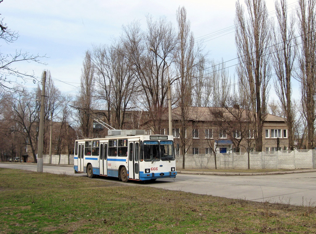 Кривой Рог, ЮМЗ Т2 мод. 7 № 666