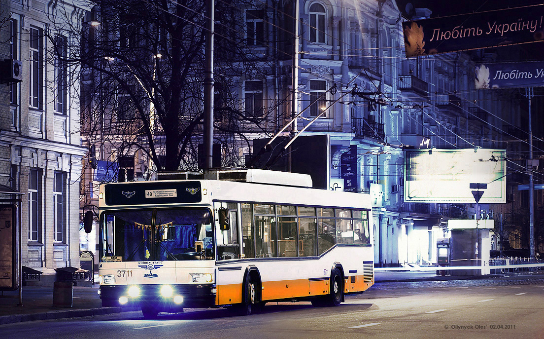 Киев, МАЗ-103Т № 3711